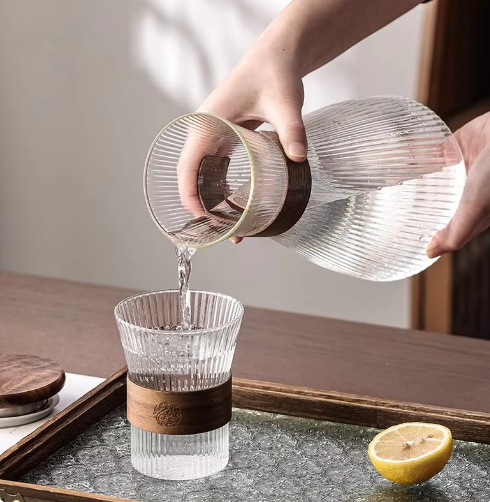 BAVARY 950 ml Carafe Set with Lid and Glass Cups, Vintage Ribbed Glassware, Clear Wavy Glass Drinking Glasses