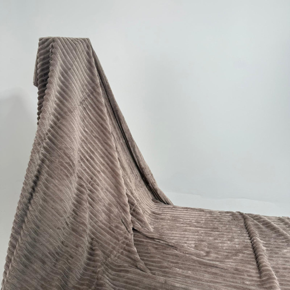 Housse de canapé rayée Roland – 170×215 cm