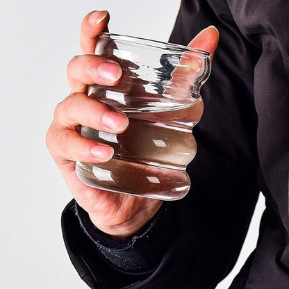 Tasse en verre transparent
