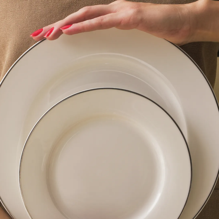 KARACA LEXI – Service De Table En Bone China Blanc Avec Détails Platine Pour 12 Personnes, 56 Pièces