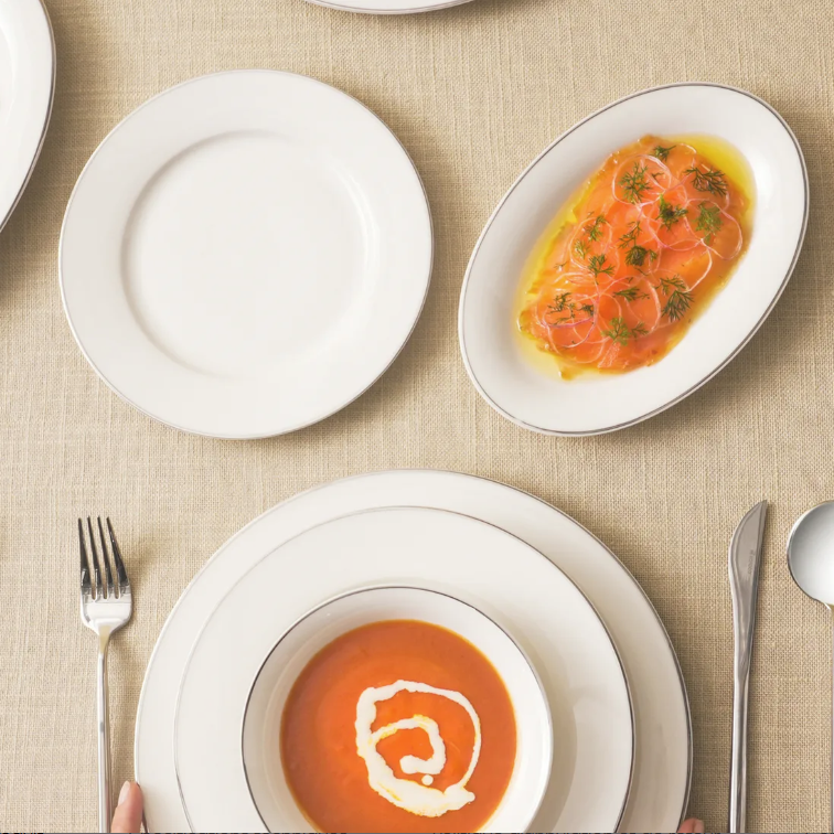 KARACA LEXI – Service De Table En Bone China Blanc Avec Détails Platine Pour 12 Personnes, 56 Pièces Image principale du produit