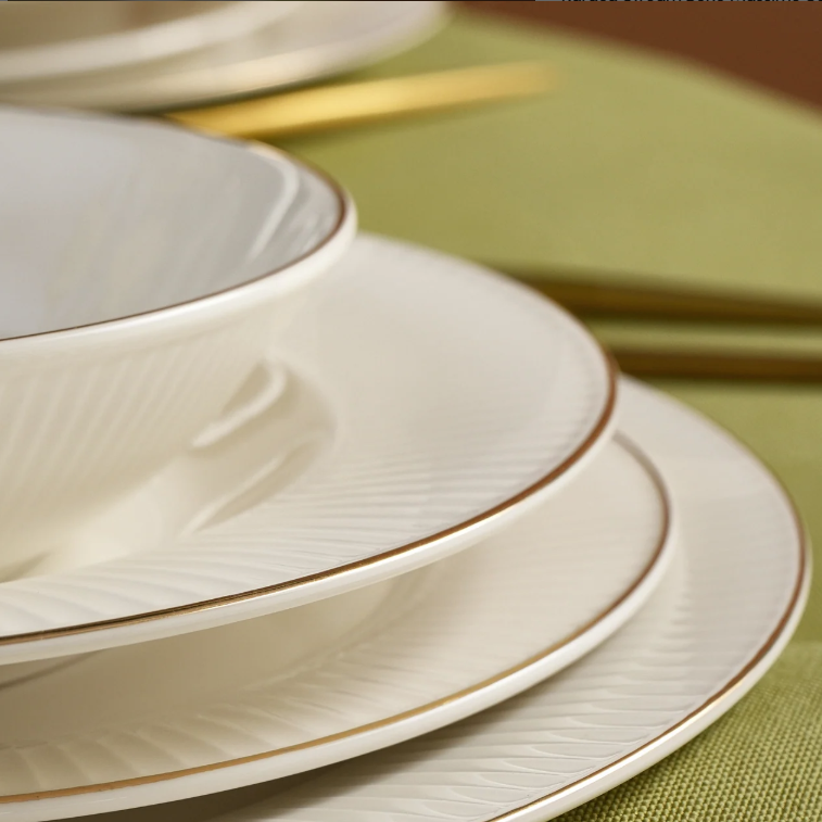 KARACA STREAM BONE CHINA MASSIMO – Service De Table Avec Détails Dorés Pour 6 Personnes, 24 Pièces