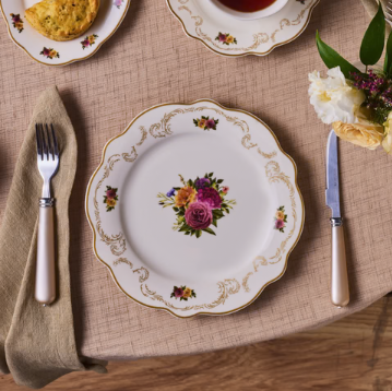 Karaca Forever Bone China Antique – Service de Présentation 26 Pièces Pour 6 Personnes – Doré
